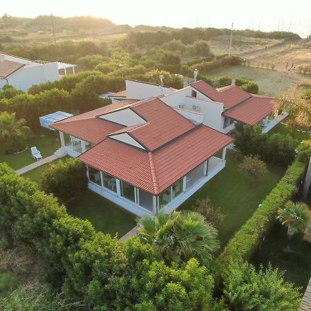 Villa Letizia Campofelice Di Roccella Exteriör bild