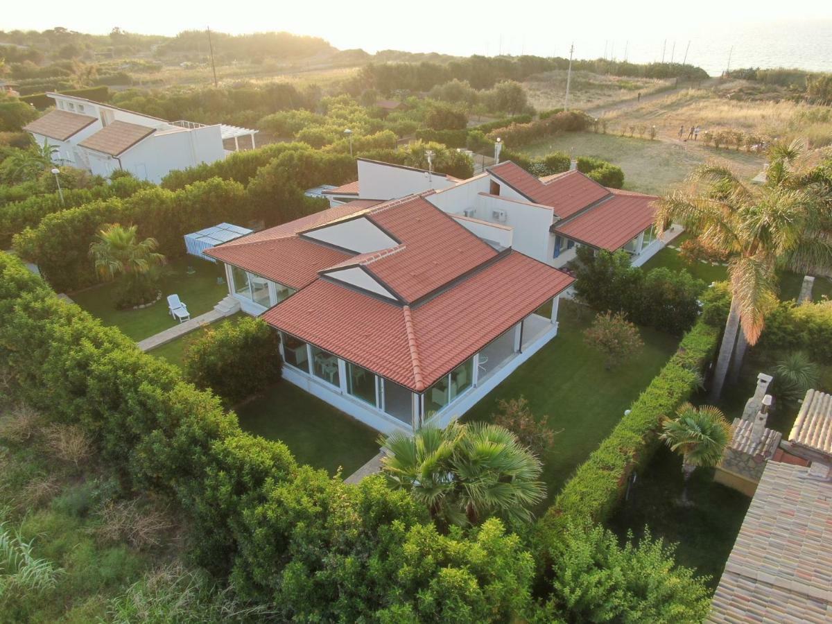 Villa Letizia Campofelice Di Roccella Exteriör bild